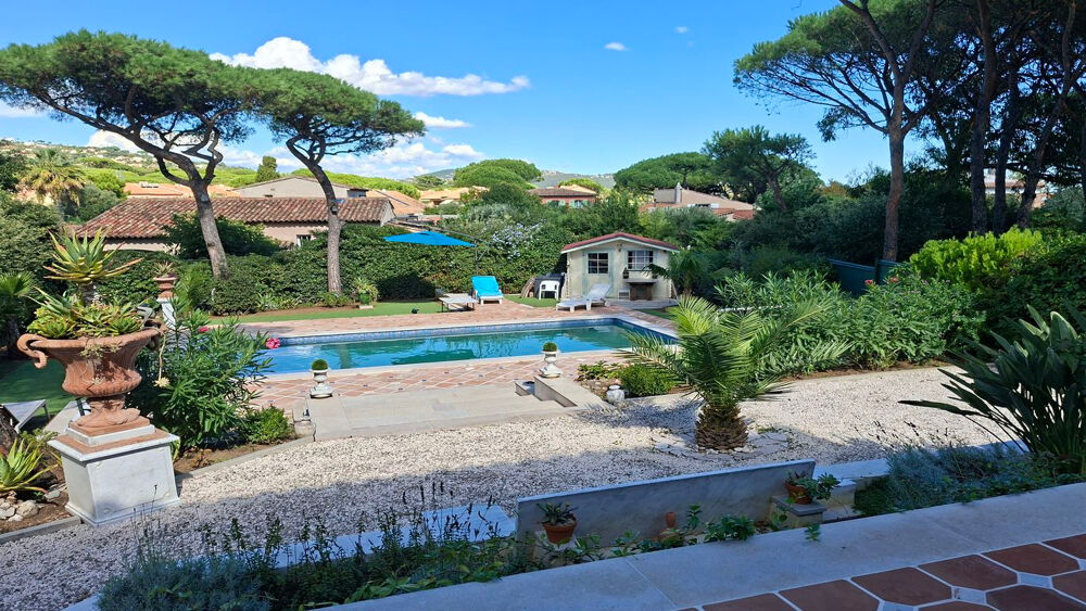 Sainte-Maxime - Villa rénovée T4, piscine, terrasse 200 m², jardin 677 m², 300 m de la mer