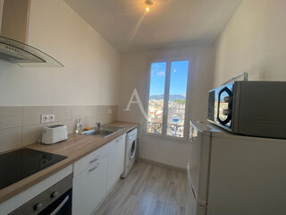  Appartement à louer 1 pièce 27 m²