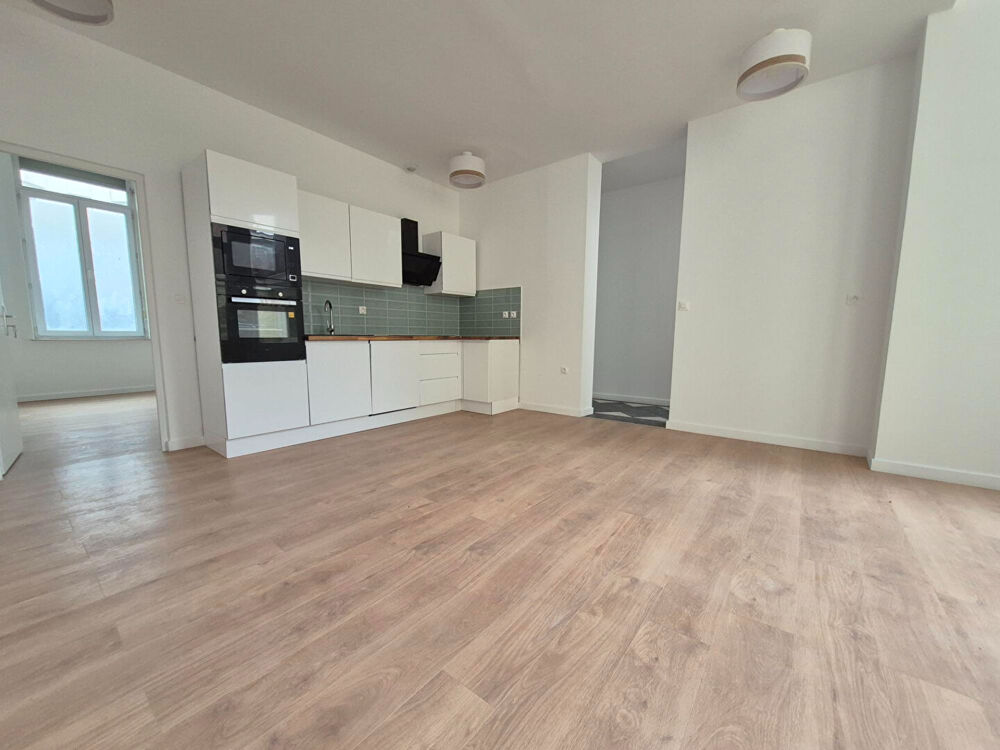 Vente Appartement LILLE Nationale - Sacré coeur: T4 entièrement rénové avec une belle cour aérée Lille