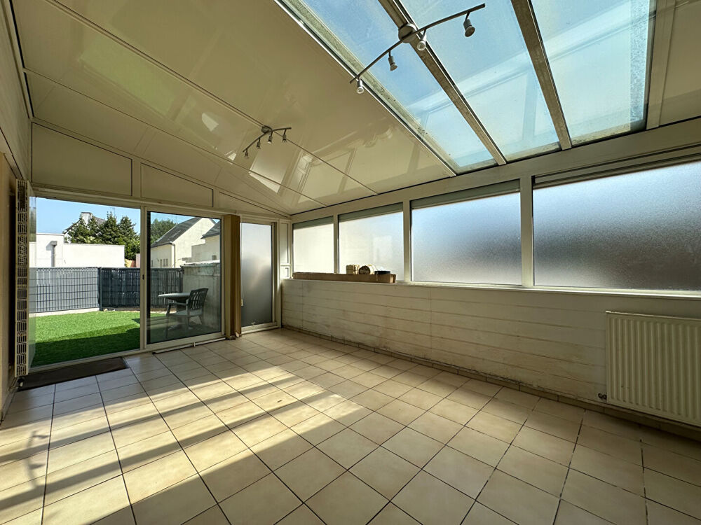 Vente Maison Maison de 107m² à rénover à Vannes Ouest avec jardin, garage et véranda proche commodités Vannes