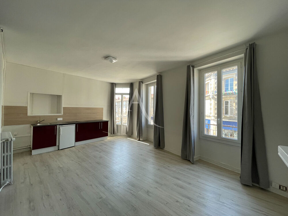 Appartement Fontenay Le Comte 1 pièce(s)