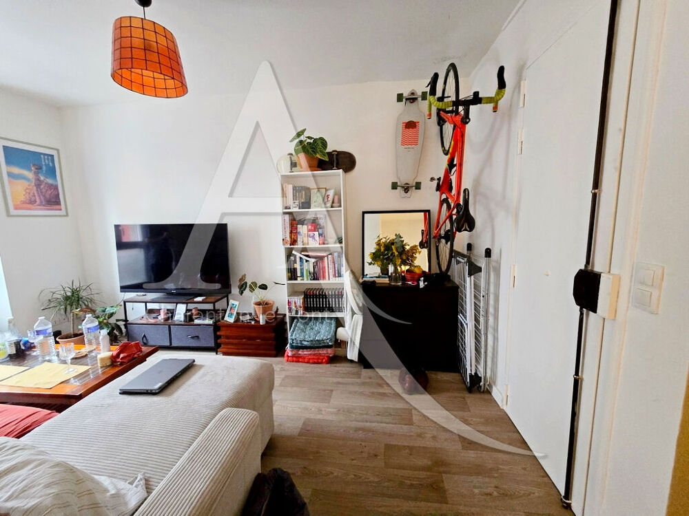 Appartement Ivry Sur Seine 2 pièces 28.86 m² .