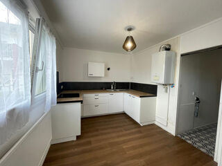  Appartement à louer 4 pièces 84 m²