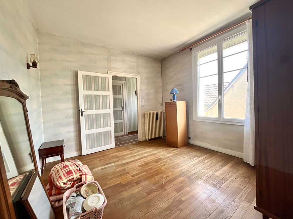 Maison ancienne à rafraîchir à vendre à Chatillon sur Indre - 7 pièces, 5 chambres