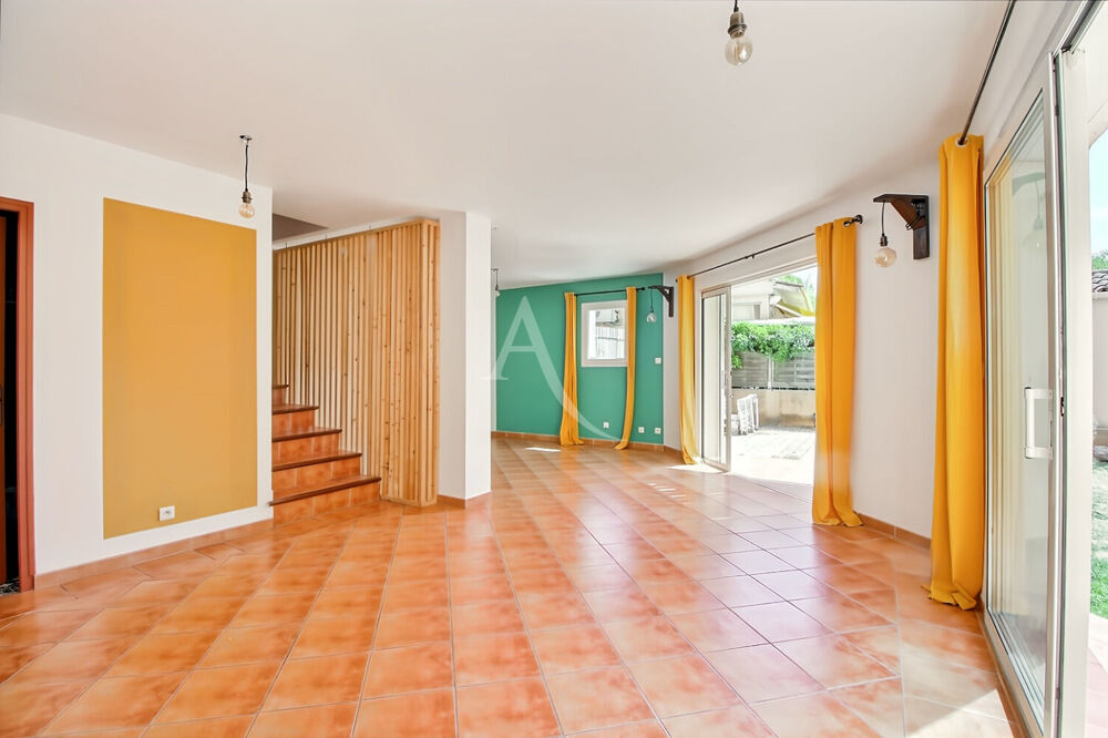 LE PRADET, vente en viager libre loué d'une villa T7 de 137.95 m² utiles