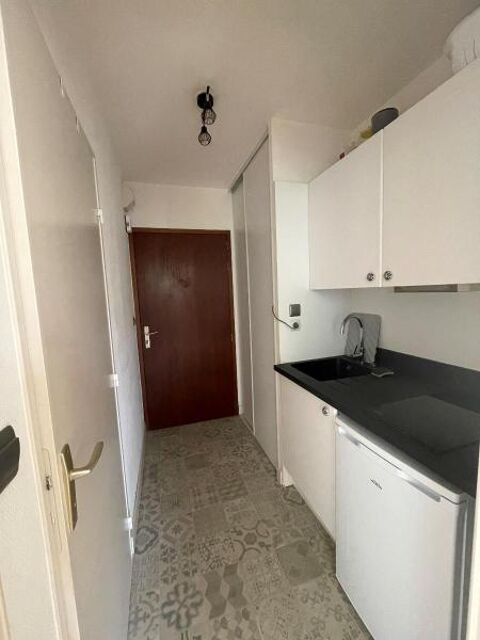  Appartement  louer 1 pice 27 m Nantes