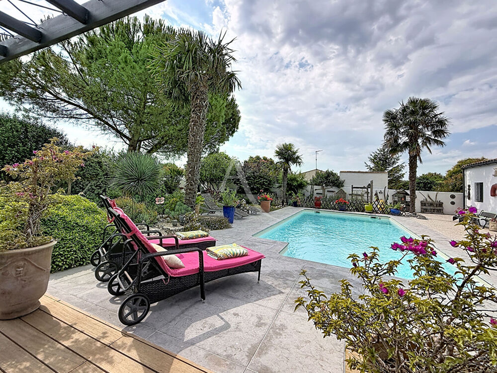 Maison 6 pièces 136 m² · à Thaire · 136 m² · 469 500 €