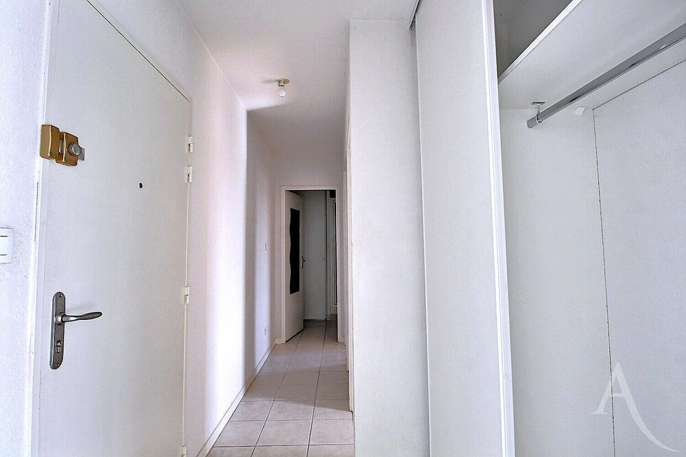 Appartement 3 pièce(s) Balcon et parking