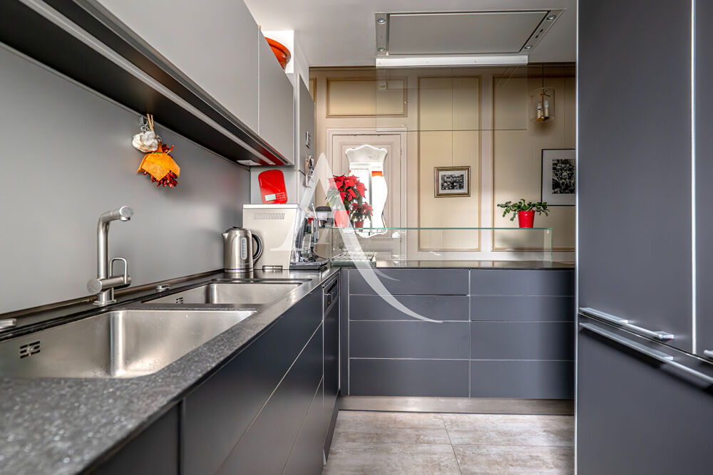Vente Appartement Bien de Caractère - 5 pièces - 147 m2 Paris 11