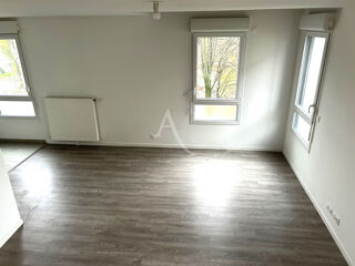  Appartement à louer 3 pièces 69 m²