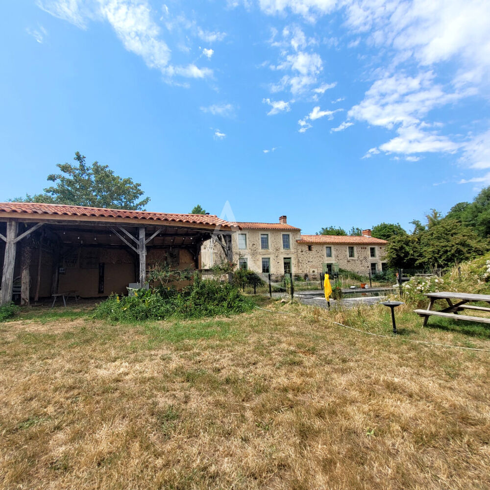 Maison 14 pièces 283 m² à Le Champ Saint Pere