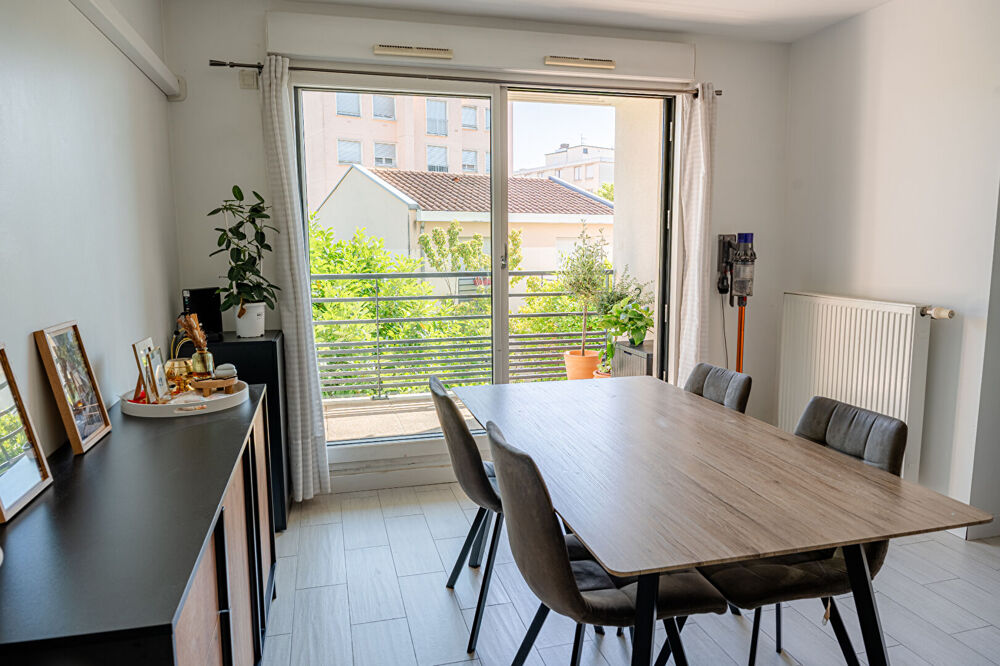 Appartement T3 63 m² .Garage double et 1cave