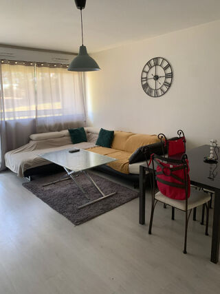  Appartement à louer 5 pièces 84 m²