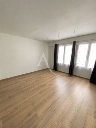  Appartement à louer 2 pièces 50 m²