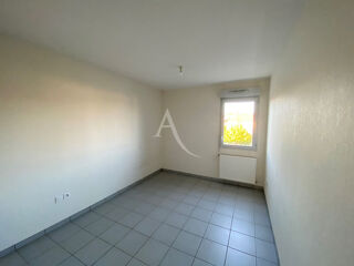  Appartement à louer 3 pièces 65 m²