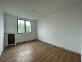  Appartement à louer 4 pièces 65 m²