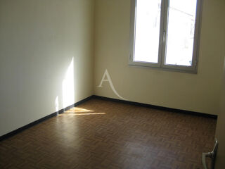  Appartement à louer 4 pièces 93 m²