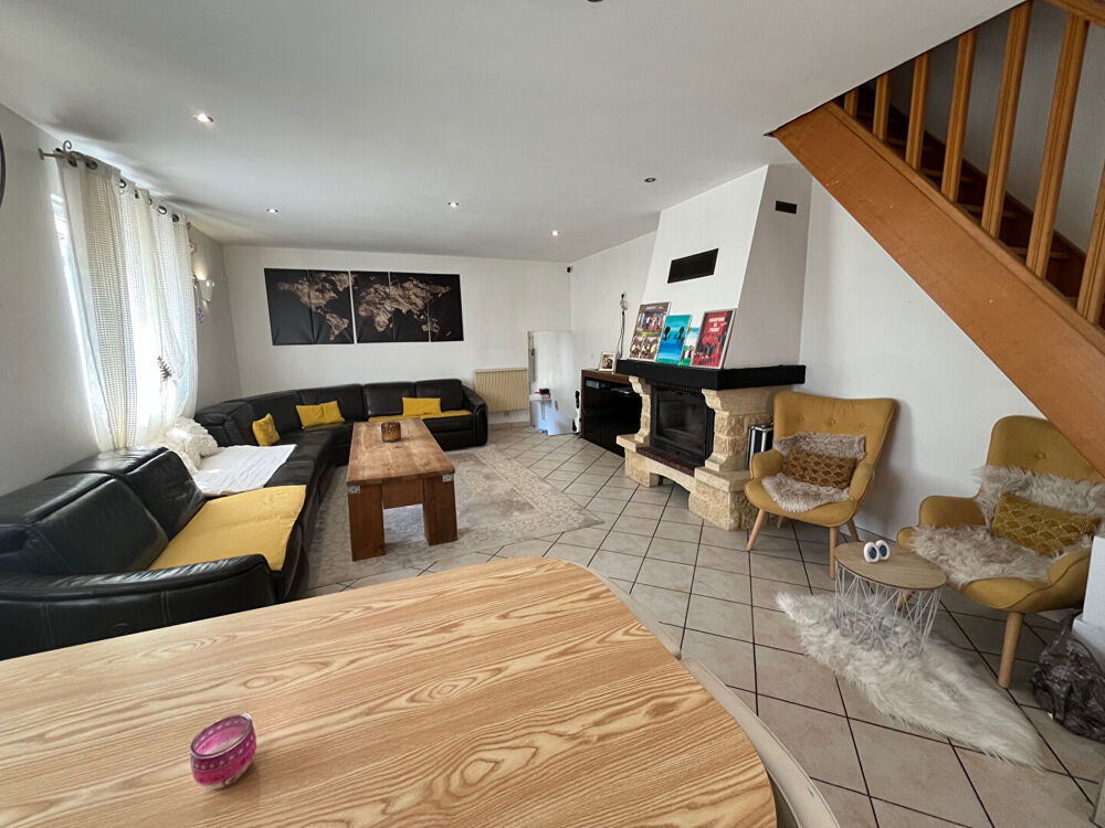 Maison Follainville Dennemont 150 m2, 4 chambres dépendances et jardin