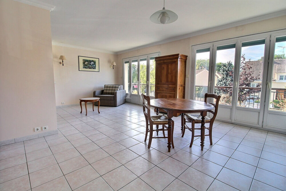 Vente Appartement Appartement 4 pièces de 85 m² avec grand balcon et faibles charges Maurepas
