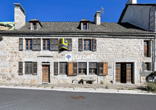 Maison 5 pièces 158 m² · à Peyre en Aubrac · 158 m² · 182 000 €