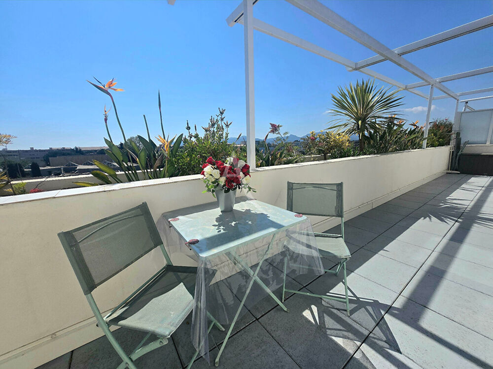 Superbe 2 pièces PLEIN SUD - DERNIER ETAGE