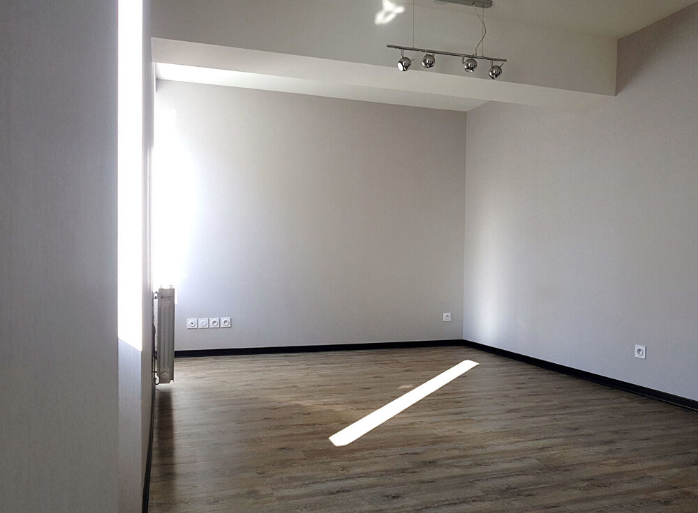 Location Appartement STUDIO DE 18.43m2 PLACE DE LA REPUBLIQUE Dijon