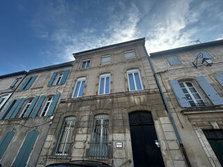  Immeuble  vendre 15 + pices 351 m