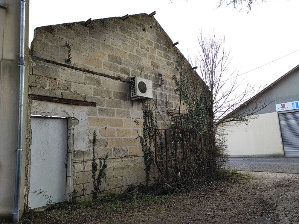   Entrepôt / local industriel Coutras  parcelles 1060 m² 