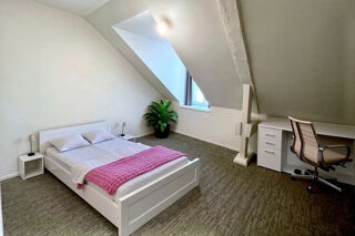  Appartement à louer 4 pièces 100 m²
