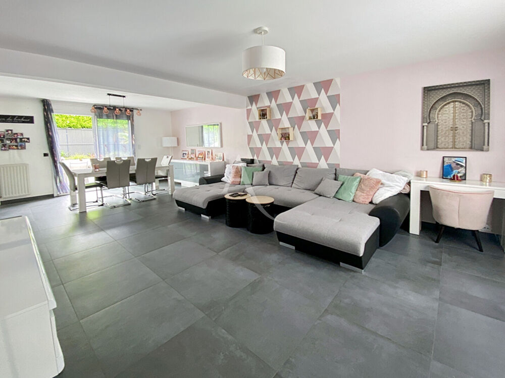 Vente Maison EXCLUSIVITE Maison VAUREAL 6 pi�ces 130 m� avec jardin. Vaureal