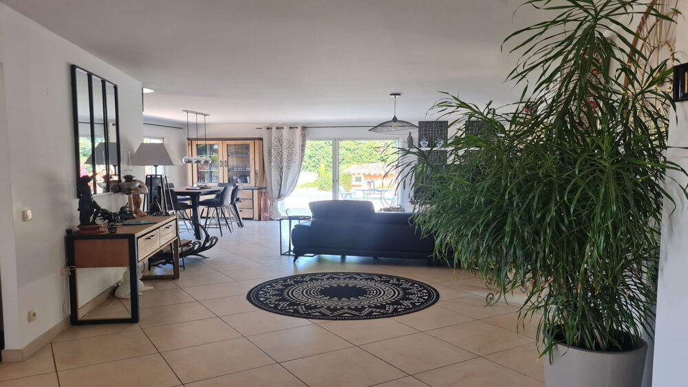 Saint-Aygulf - Villa néo-provençale 220 m², 4 chambres + T2 indépendant, piscine, jardin 1 250 m²