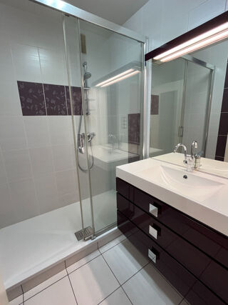  Appartement à louer 5 pièces 90 m²