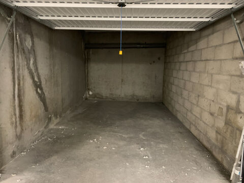 Parking / Garage  louer 14 m