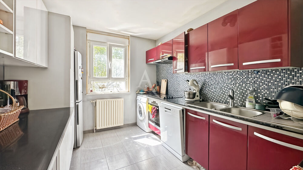 Appartement 4 pièces de 91 m² avec balcon et box à Cergy