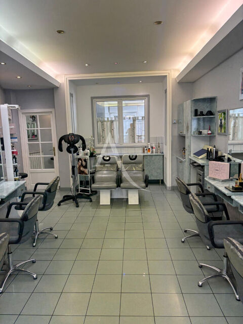 LOCAL COMMERCIAL 680 02200 Soissons