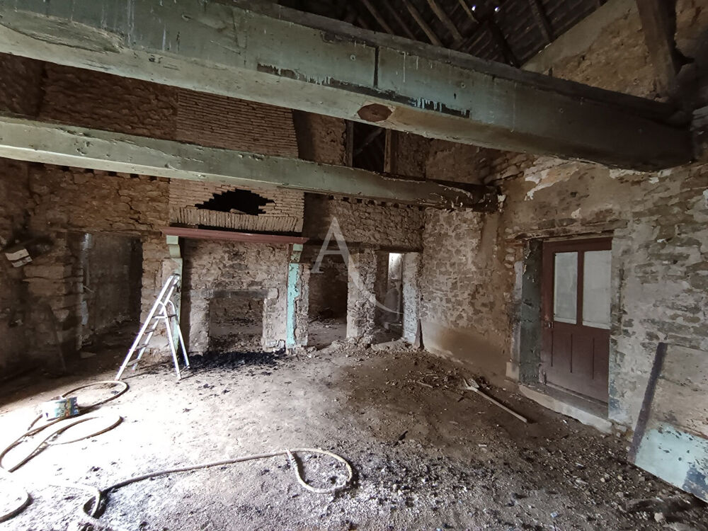 EN VENTE - BICHES, PROCHE CHATILLON EN BAZOIS, 2 H 30 PARIS Maison ancienne .