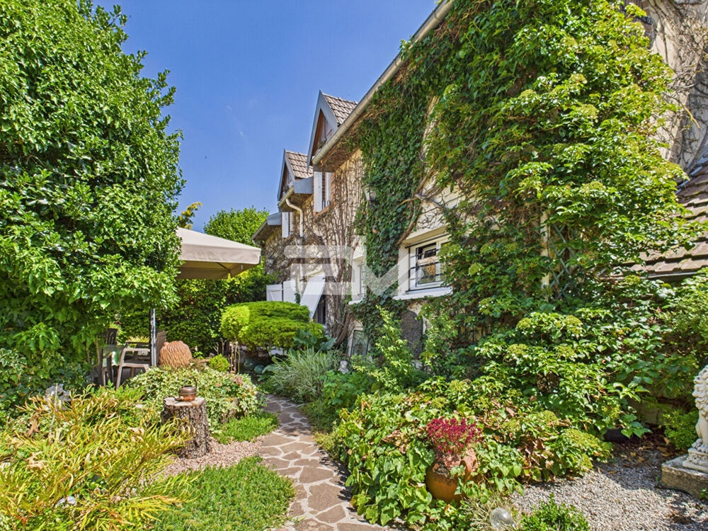 Vente Maison Charmante long�re avec un beau et grand terrain clos paysag� Vezilly