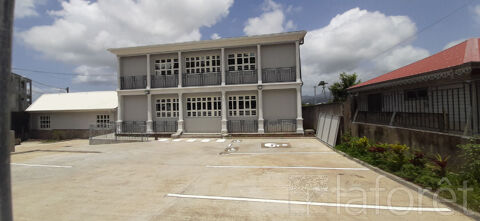 GRAND LOCAL  DE 93 M&sup2; EN ETAGE AVEC ASCENSEUR 3658 97234 Fort de france