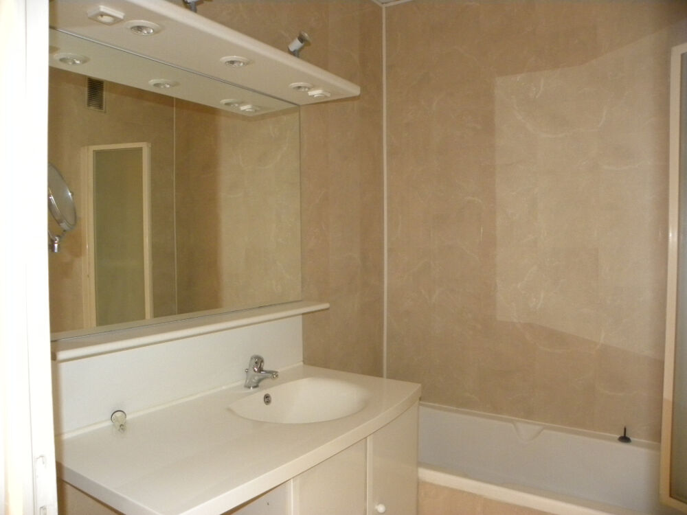 Location Appartement À louer - Appartement T2 de 45,60 m² -Lyon 6e Lyon 6