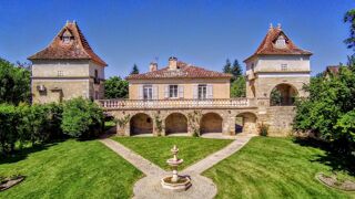  Villa à vendre 15 + pièces 1030 m²