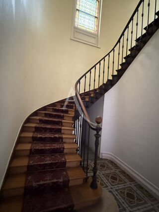  Villa à vendre 15 + pièces 550 m²