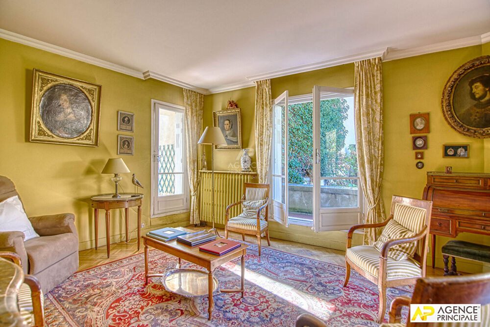 Vente Appartement Versailles Notre-Dame Les Prés Appartement 6 pièces 114 m² avec jardin privatif de 200 m², patio , parking en sous-sol et 2 cave Versailles