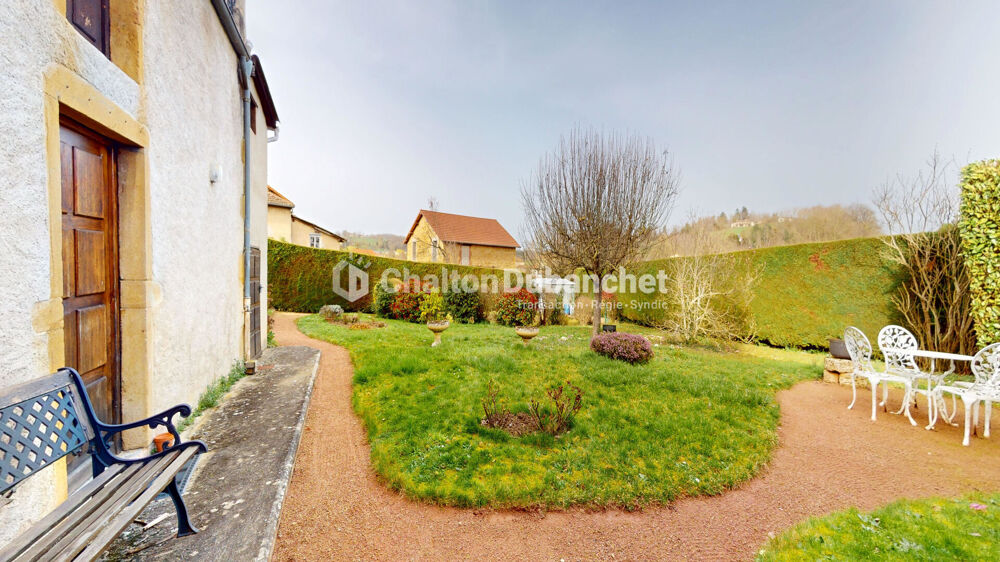SAINT DENIS DE CABANNE - Maison à rafraîchir 213 m², fort potentiel