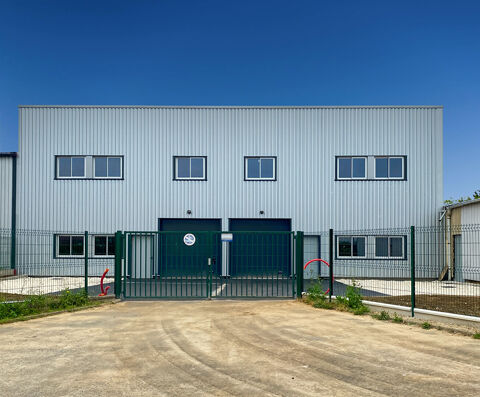 À LOUER - LOCAL COMMERCIAL - PRINGY 2450 77310 Pringy