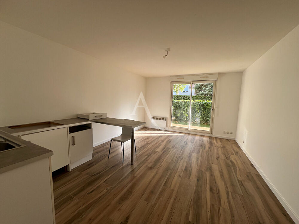 Location Appartement Appartement Ozoir La Ferrière 1 pièce de 27.25 m² avec Terrasse, cave et parking Ozoir la ferriere
