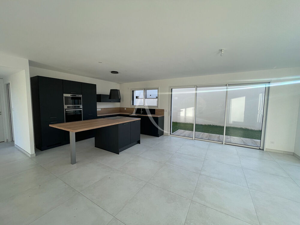 Maison Saint Hilaire La Foret 4 pièce(s) 116 m2