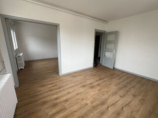  Appartement à louer 5 pièces 98 m²