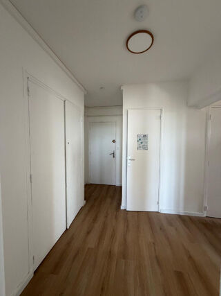  Appartement à louer 5 pièces 70 m²