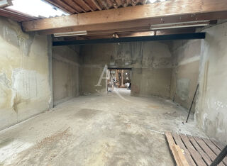  Parking / Garage à vendre 186 m²