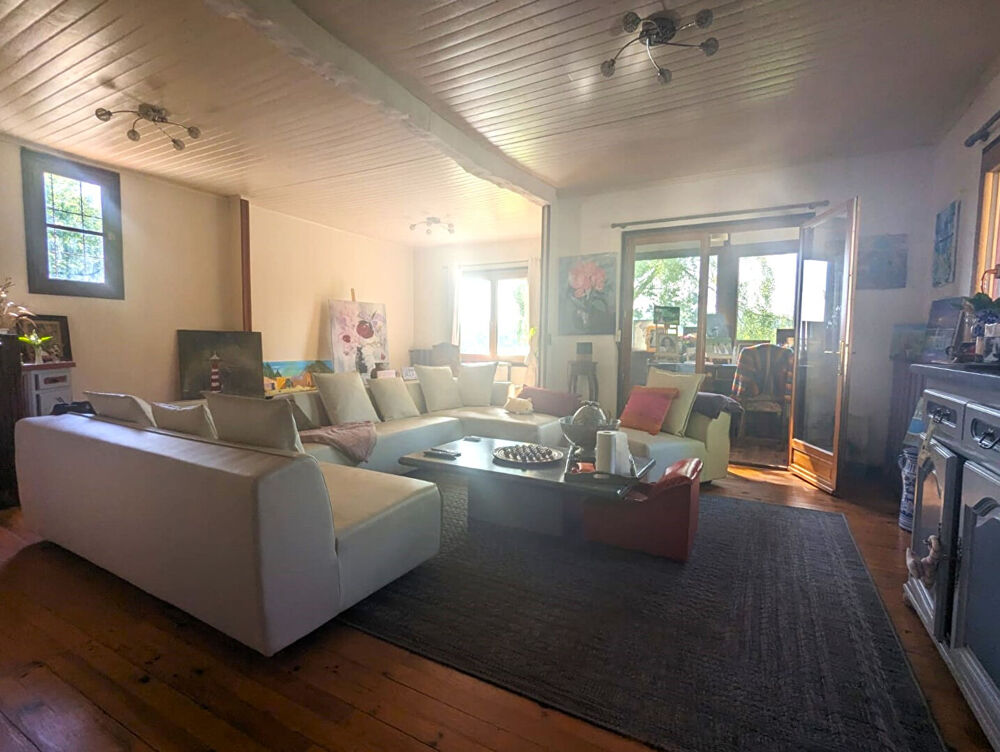 Maison avec grand terrain